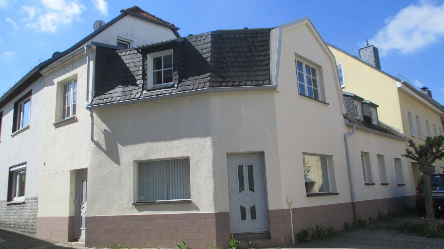 Wohn- und Geschäftshaus in ruhiger Zentrums Nahen Lage von Zeulenroda zu verkaufen, 7937 Zeulenroda-Triebes