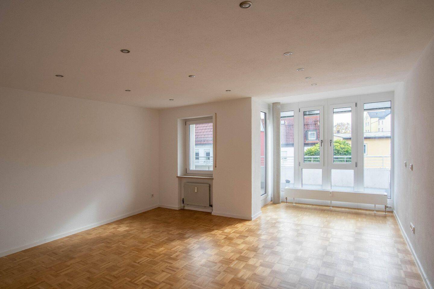 Helle 2-Zimmer-Wohnung mit EBK und modernem Badezimmer, 85051 Ingolstadt