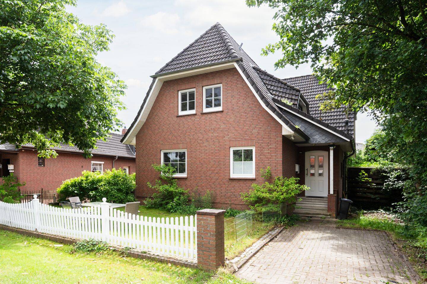 Großzügig Wohnen in Oberneuland mit vielseitigen Nutzungsmöglichkeiten – Ideal für Familien, 28355 Bremen (Oberneuland)