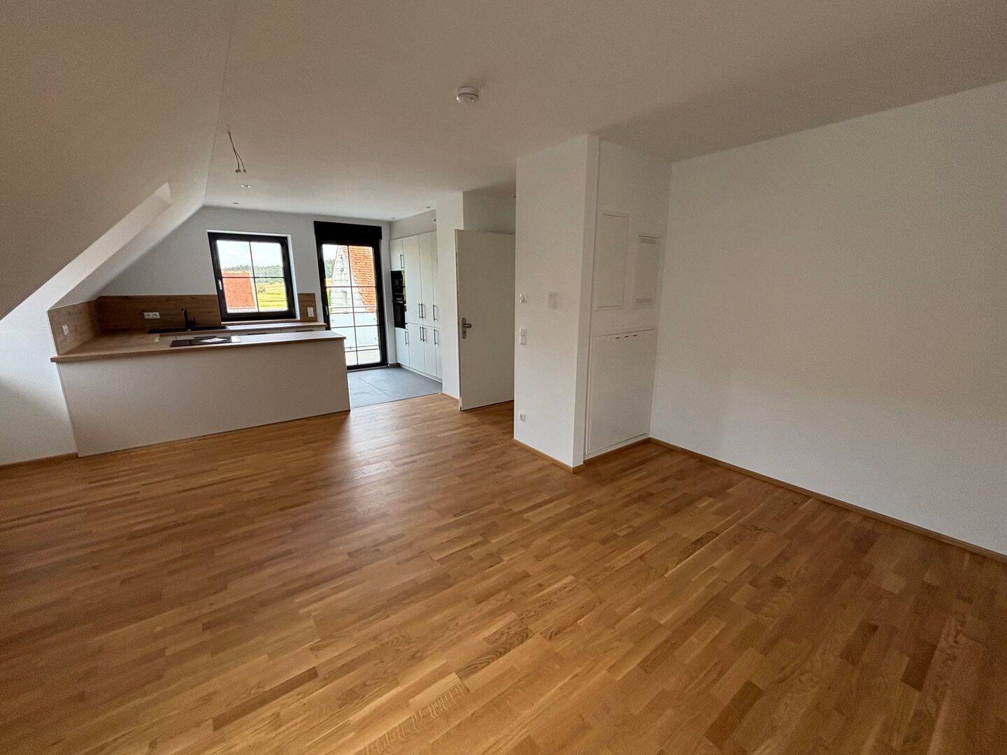 3-Zimmer-Wohnung zum Erstbezug nach Dachgeschossausbau, 91572 Bechhofen