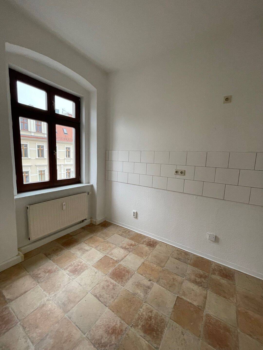 2 Raumwohnung mit Tageslichtbad und sonnigen Eckwohnzimmer, 2826 Görlitz