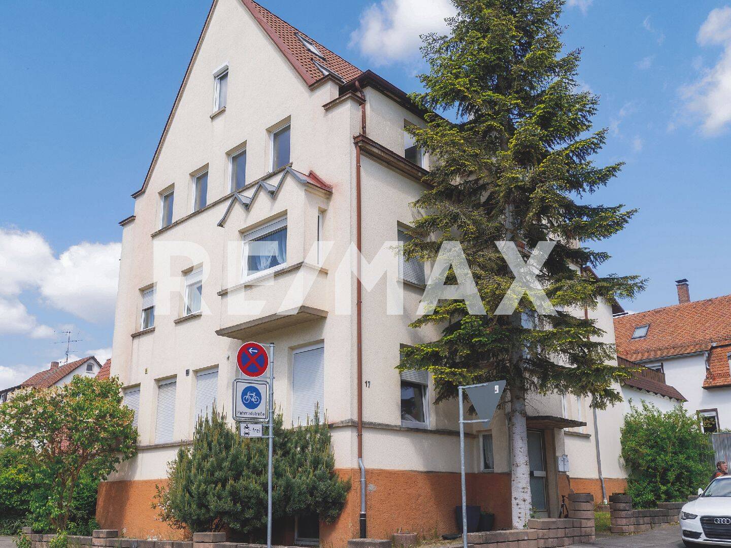 RE/MAX: Bezugsfrei! Wohnen wie in einem Haus! * Zentral gelegene 4,5 bis 5-Zi.-Maisonette-ETW, 78054 Villingen-Schwenningen