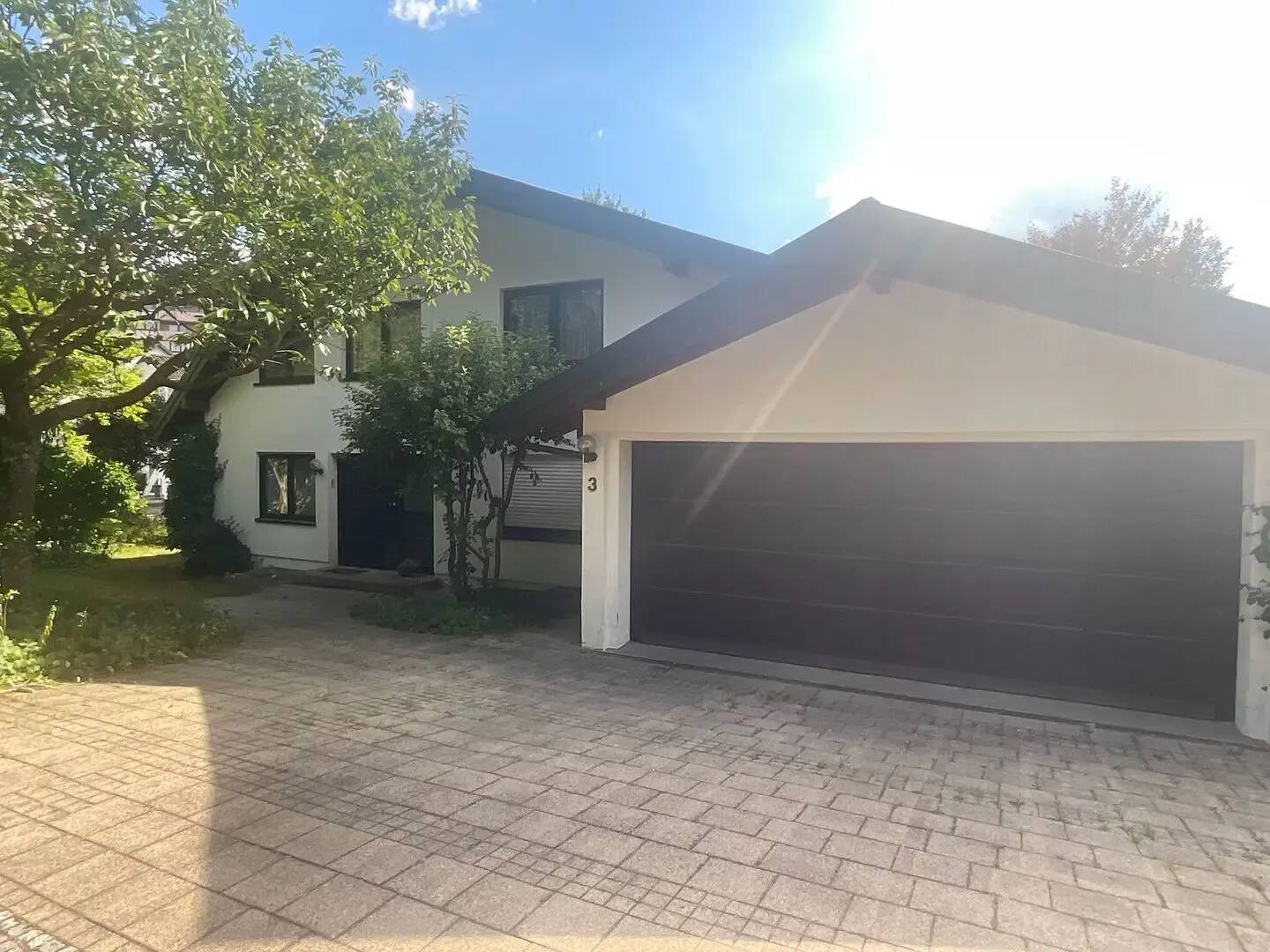 Freistehendes großes Einfamilienhaus mit eigenem Garten und Traum-Ausblick über Villingen, 78052 Villingen-Schwenningen