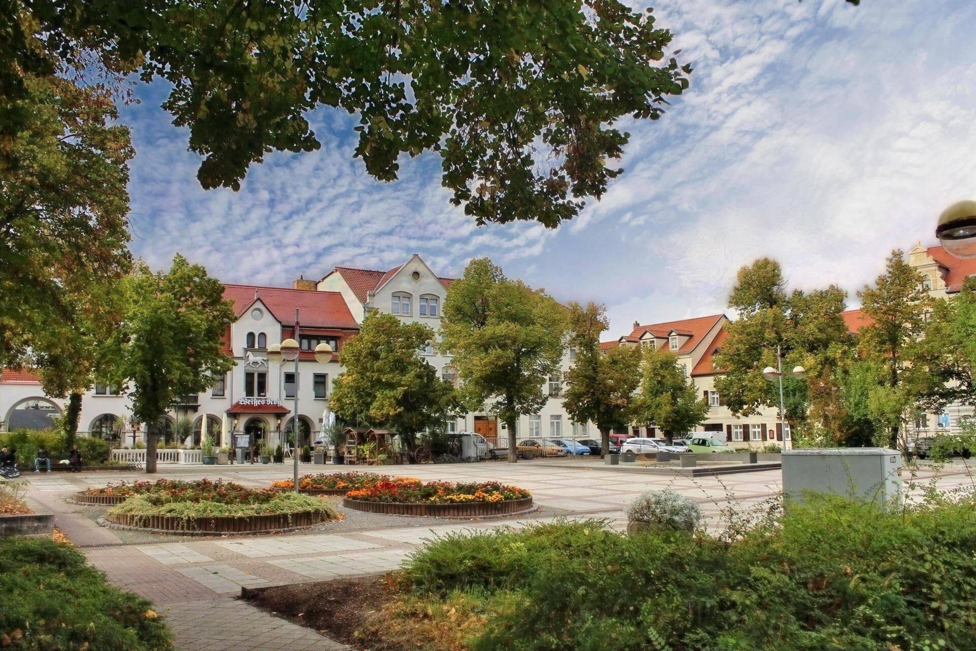 Vollvermietetes Wohn- und Geschäftshaus in zentraler Marktlage von Groitzsch, 4539 Groitzsch