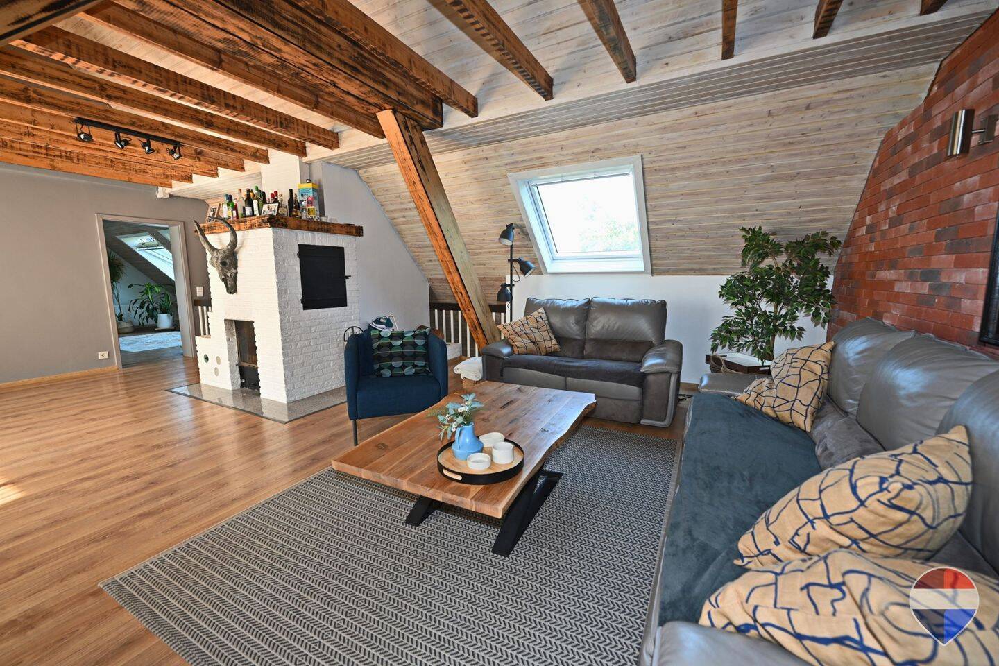 Traumhafte Eigentumswohnung über zwei Etagen mit Dachterrasse, großem Balkon und Garten in Rees, 46459 Rees