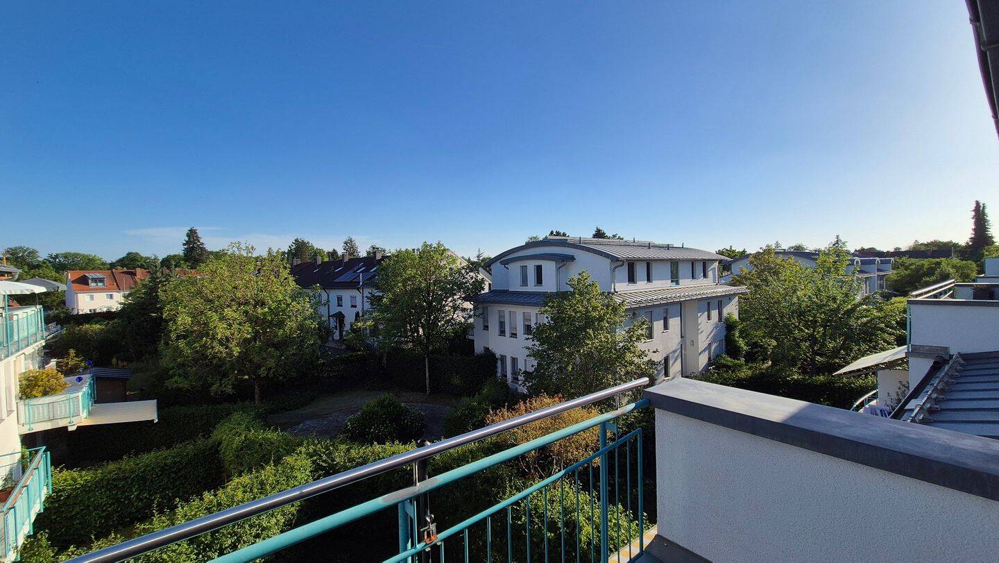 Elegante 2 Zimmer Dachgeschoß Wohnung in Obermenzing, 81247 München (Allach-Untermenzing Pasing-Obermenzing)