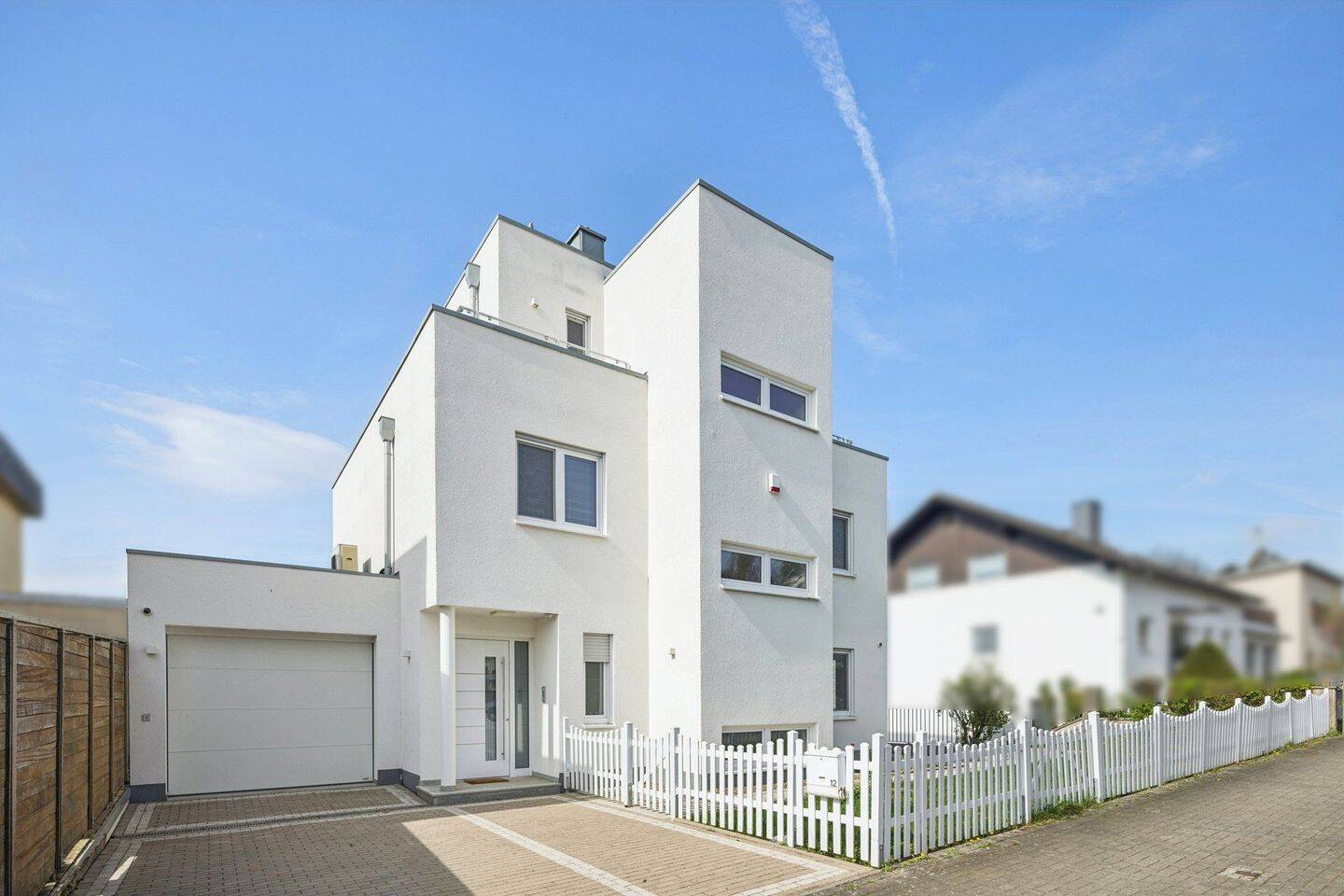 Stilvolles Wohnen zwischen Natur und Stadt – Exklusives Architektenhaus für höchste Ansprüche, 61231 Bad Nauheim