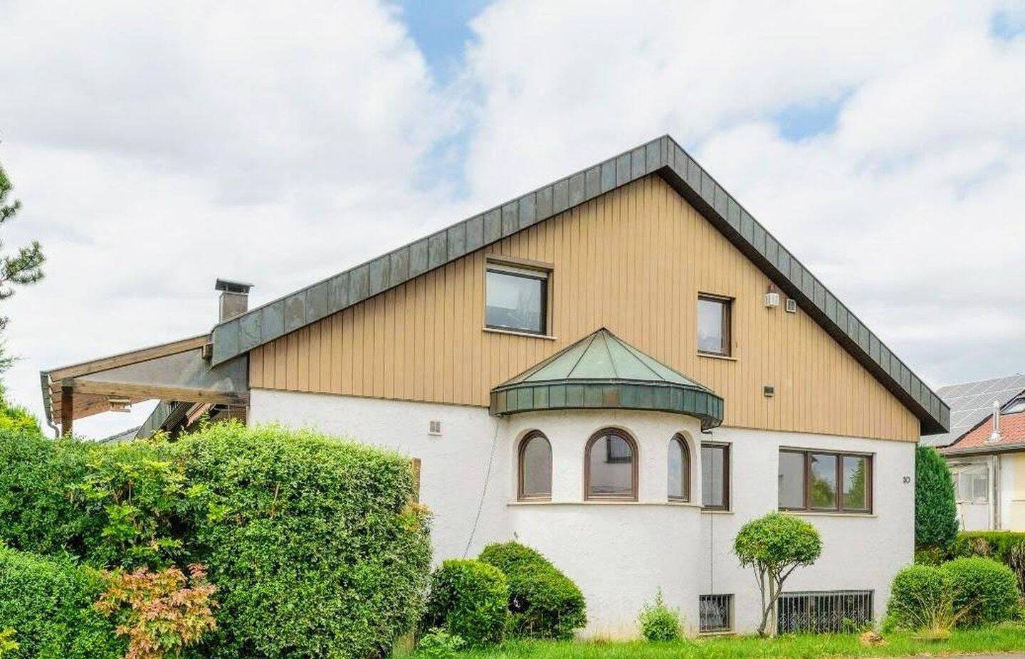 Repräsentatives 2-Familienhaus mit Ausbaupotential in begehrter Wohnlage, 74357 Bönnigheim