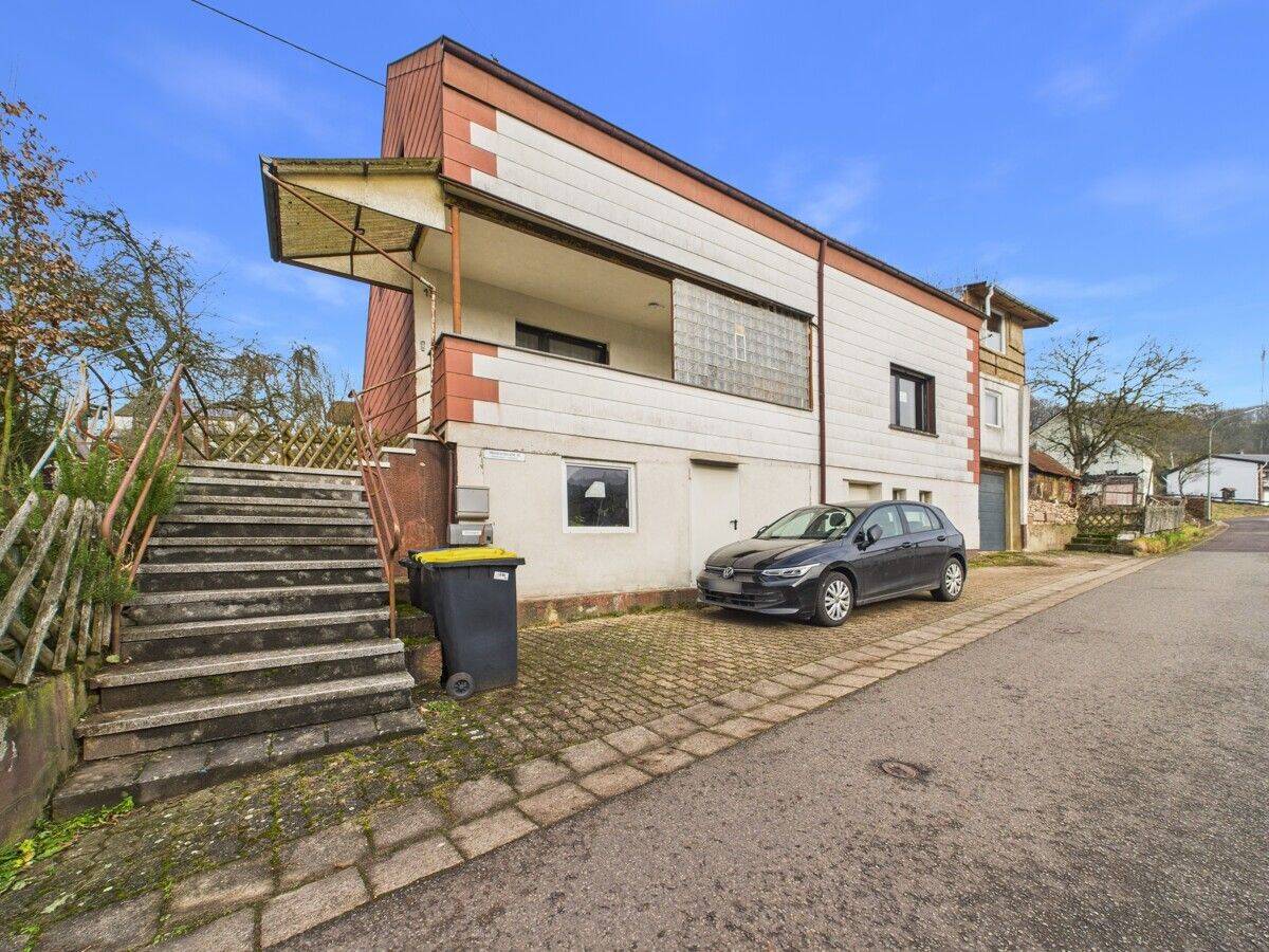 Wohnhaus in Schmelz-Limbach mit vielseitigen Nutzungsmöglichkeiten, 66839 Schmelz