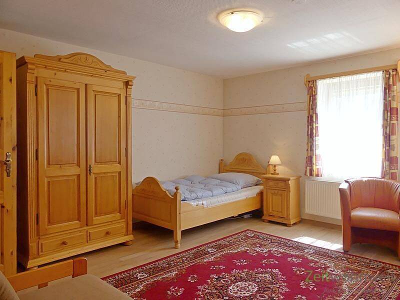 (EF0402_M) Dresden: Laubegast, kleines möbliertes Apartment mit WLAN, TV, Dusche und viel Nebengelass, 1279 Dresden (Blasewitz Laubegast Leuben Seidnitz/Dobritz Tolkewitz/Seidnitz-Nord)
