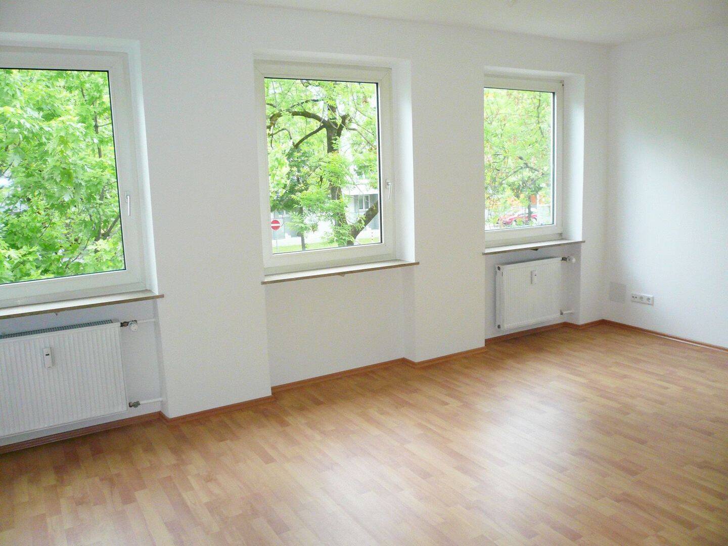 Helle und einladende 2-Zimmer-Wohnung in Milbertshofen, 80807 München (Milbertshofen-Am Hart Schwabing-Freimann)