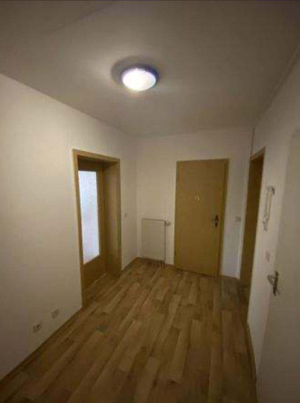 Sehr schöne 2-Raum Wohnung mit praktischen Schnitt, 4741 Roßwein