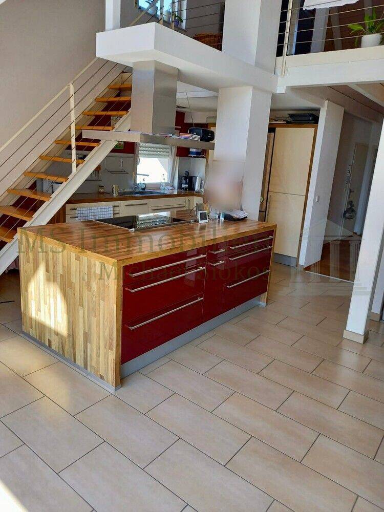 *** Charmante Maisonette-Dachgeschosswohnung mit Balkon + Garage + Außenstellplatz ***, 68623 Lampertheim
