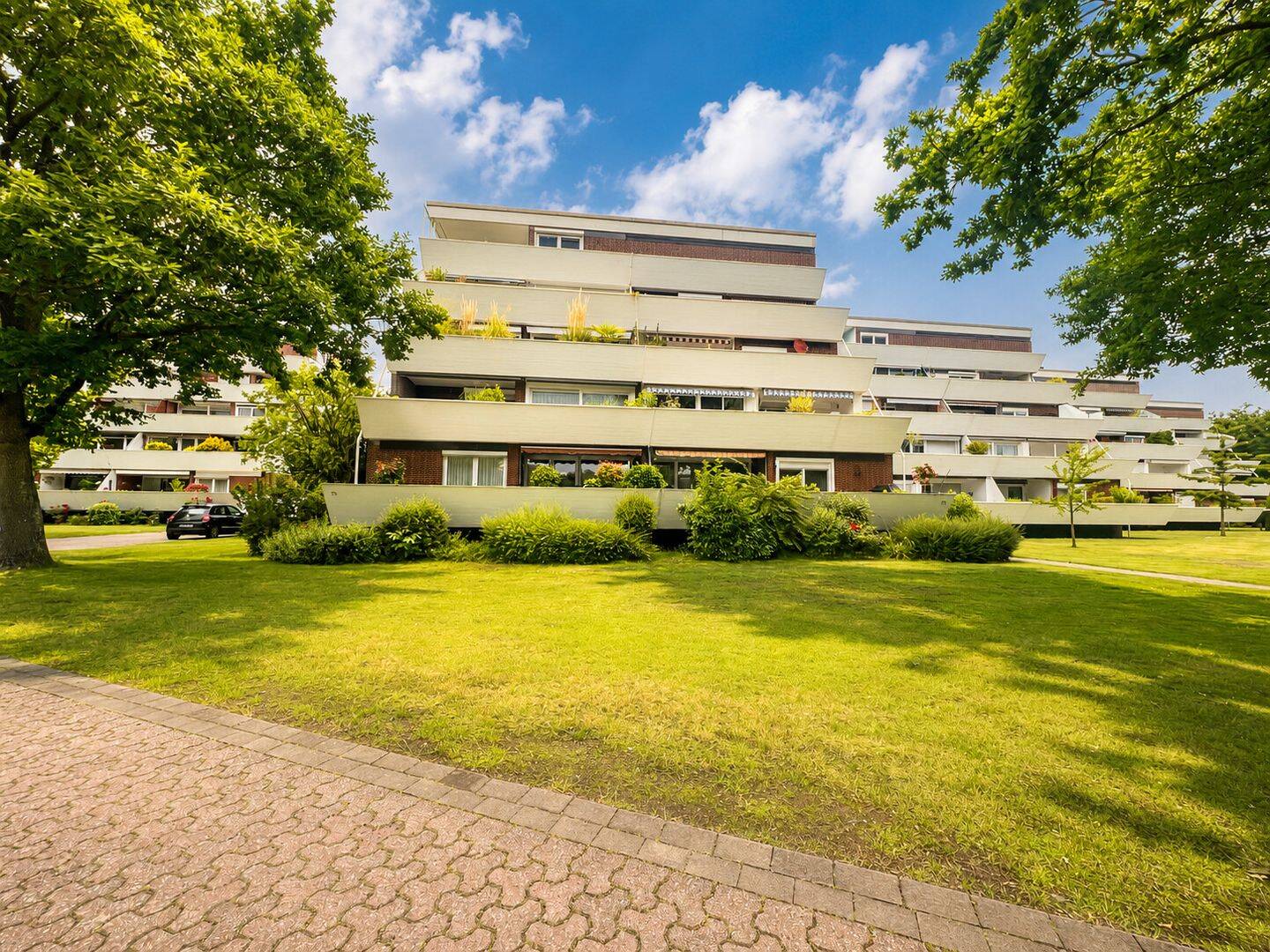 Modernes Wohnen auf zwei Ebenen mit 2 Südbalkonen in ruhiger Lage, 46399 Bocholt