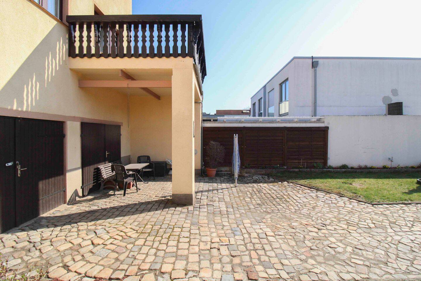 Einfamilienhaus mit Ausbaupotenzial, Garagen und Wintergarten – innenstadtnah, 39112 Magdeburg (Leipziger Str. Sudenburg)