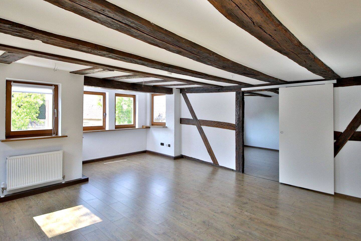 Historischer Charme trifft modernen Wohnkomfort – Wohnen mit Charakter in modernisiertem Baudenkmal, 75038 Oberderdingen