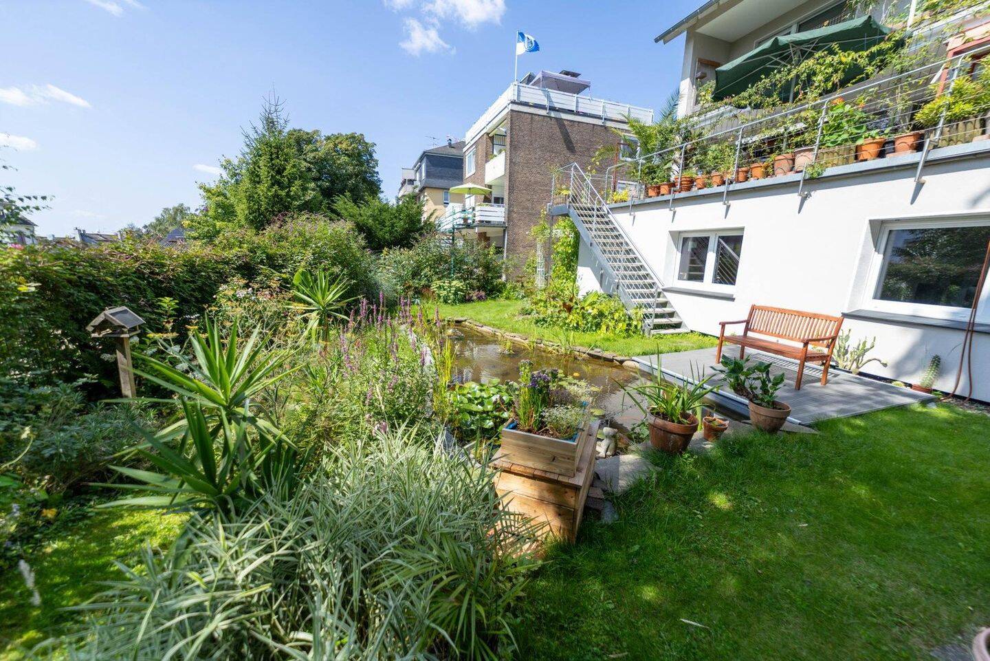 Im Grünen leben – mitten im Zentrum (maklerfrei)  – inkl. 85qm Einliegerwohnung, 42853 Remscheid (Innen Nord)