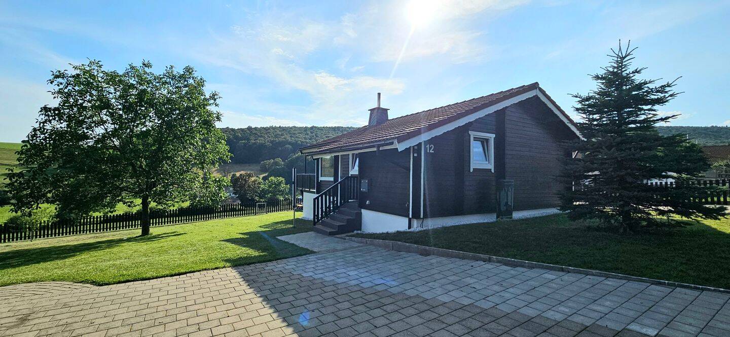 Charmantes Holzhaus mit Wintergarten und Terrasse (ca. 60 m²), 37194 Bodenfelde