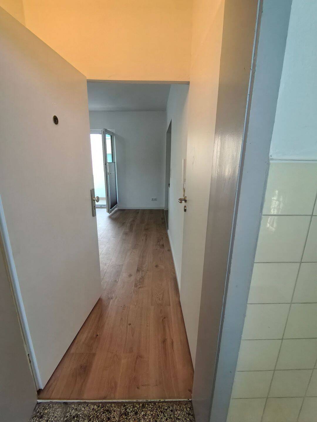 Erstbezug nach komplett Neusanierung 1-Zimmer in Rüningen, Balkon, Küche, 38122 Braunschweig