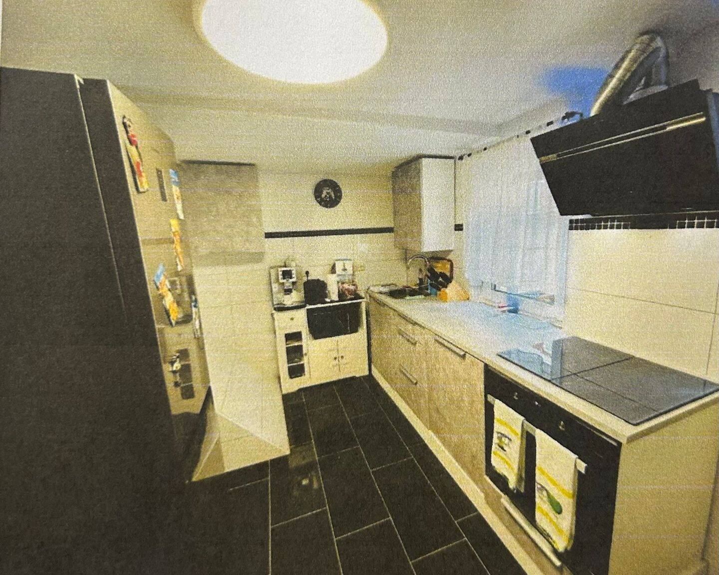 Gut gelegene Wohnung mit vielen Vorteilen und Klimaanlage, 70329 Stuttgart (Hedelfingen Obertürkheim Rohracker Uhlbach)