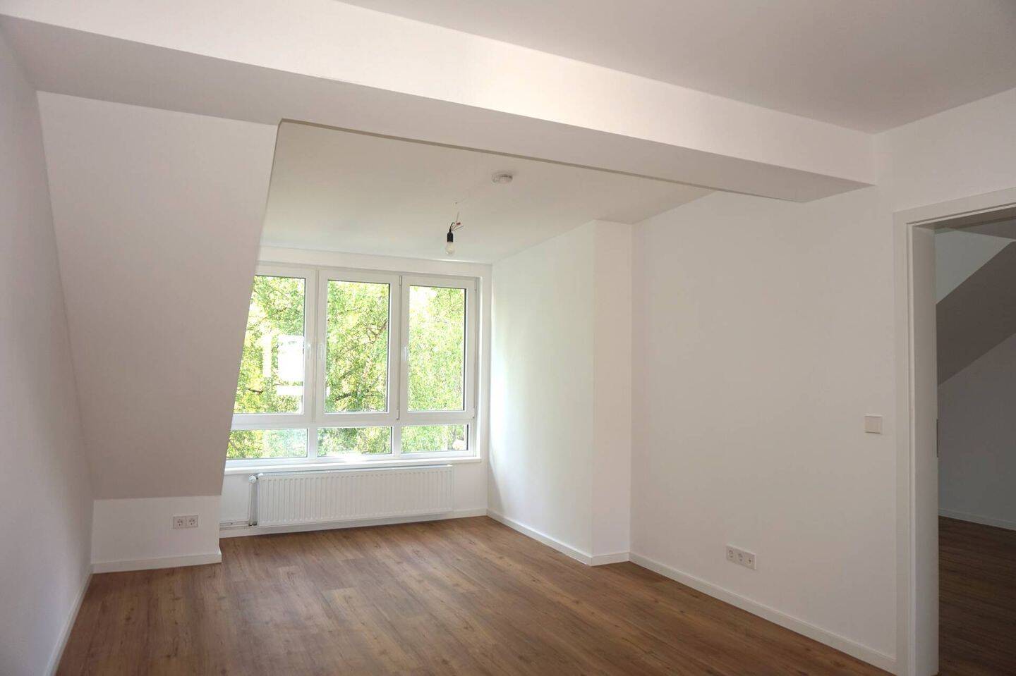 Neu ausgebautes Dachgeschoss! 2-Zi-Wohnung mit Einbauküche in Bramfeld!, 22177 Hamburg (Wandsbek Bramfeld Steilshoop)