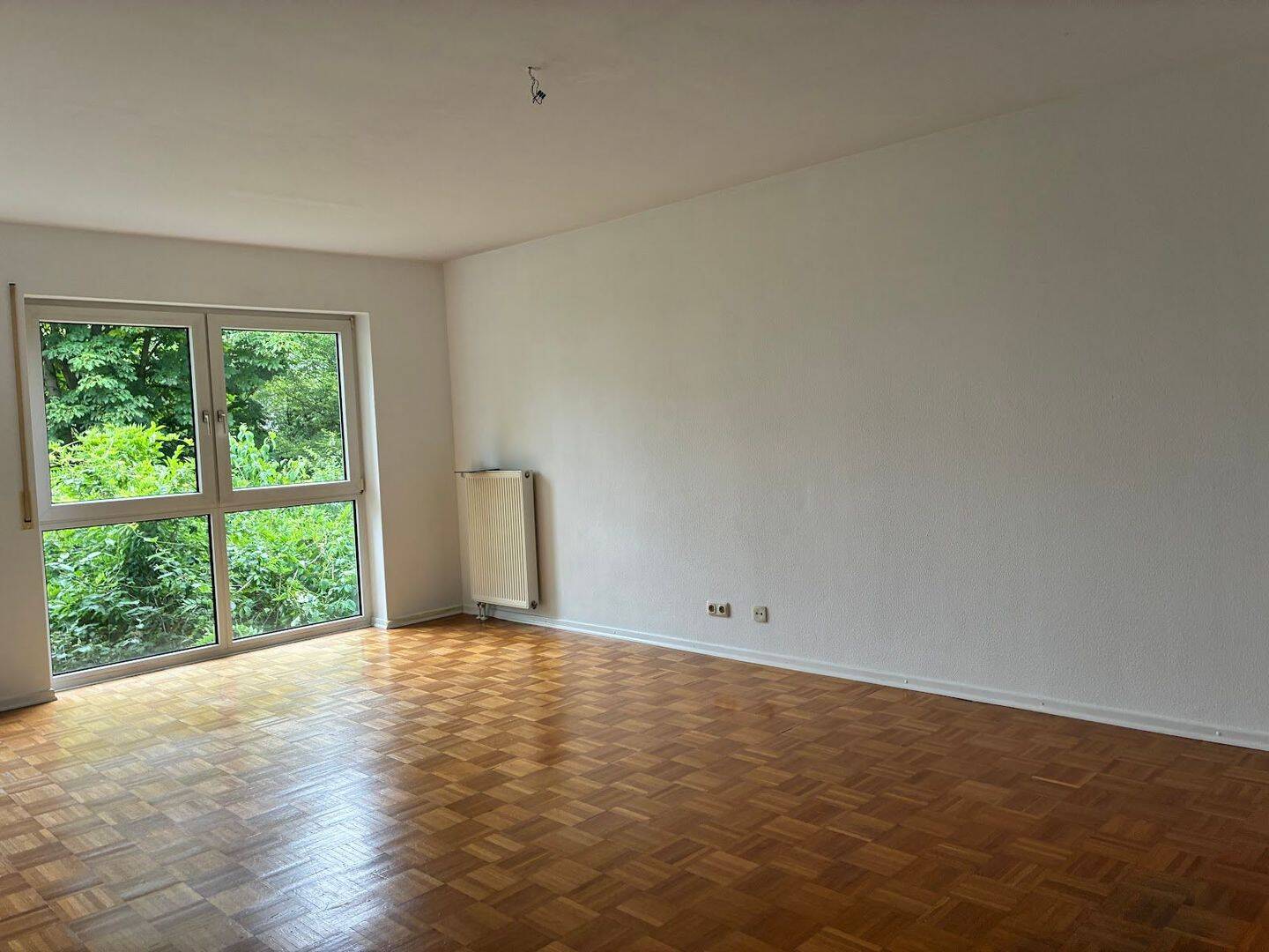 2 Zimmer Wohnung mit Balkon und Parkettboden, 63128 Dietzenbach