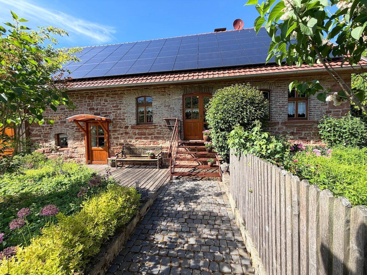 Historisches Natursteinhaus, beeindruckende Scheune und nachhaltigem Energiekonzept + großer Garten, 34513 Waldeck
