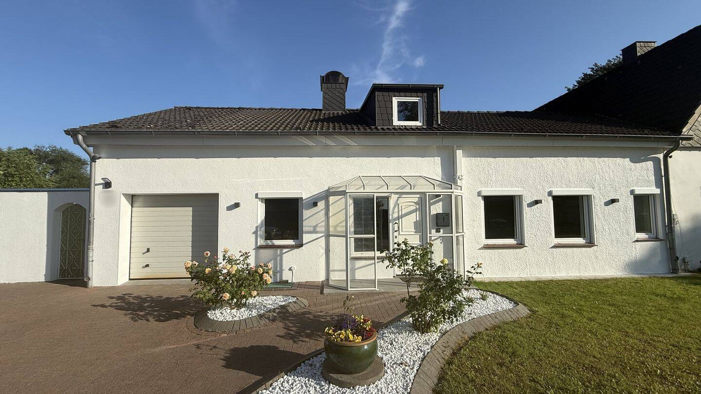 Modernisiertes Haus mit gr. Wintergarten, 24145 Kiel