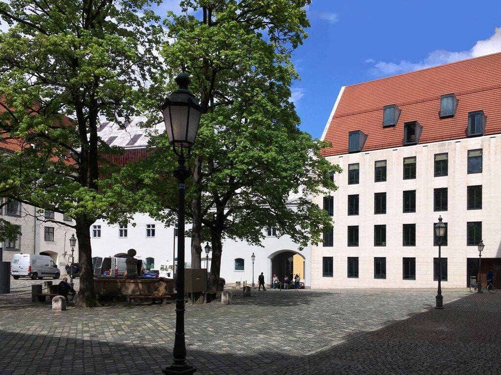 Zentral in München: moderne Wohnung im alten Hof in Erbpacht, 80331 München (Altstadt-Lehel Ludwigsvorstadt-Isarvorstadt)