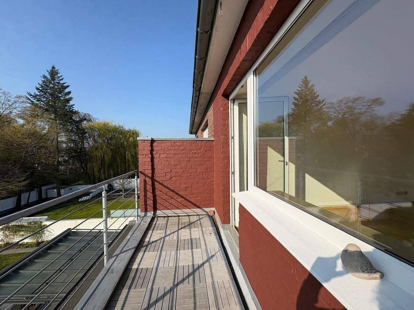 Gemütliche und top geschnittene 2 Zimmer Wohnung mit Balkon im 3 Parteienhaus ! Traumhaftes Wohnen direkt am Grenzlandstadion und Fachhochschule !, 41236 Mönchengladbach (Bonnenbroich Geneicken Heyden Mülfort Rheydt)