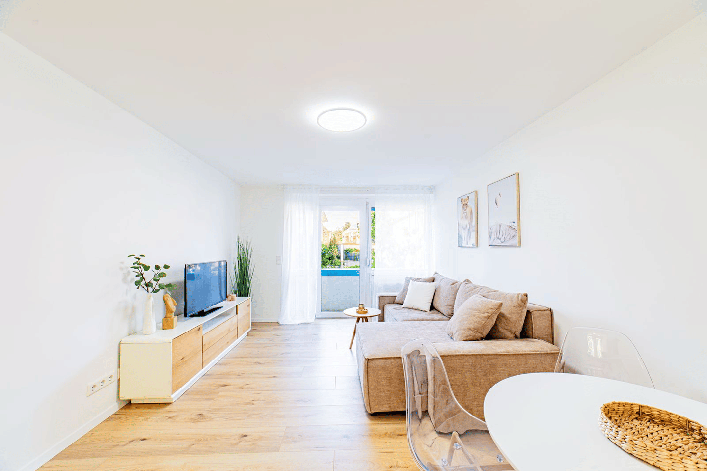 Helle und Moderne 2 Zimmer Wohnung, vollmöbliert mit Keller und Aufzug, 90471 Nürnberg (Dutzendteich Langwasser Neuselsbrunn Stadion Zollhaus)