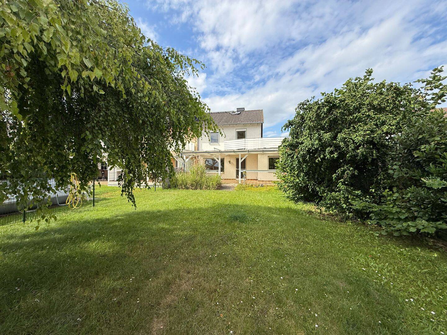 Reihenendhaus mit einzigartigem Garten in Feldrandlage, 61184 Karben