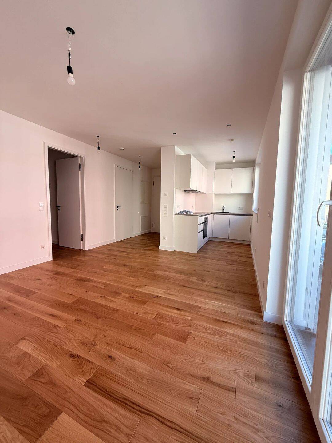 Helle 2-Zimmer Wohnung mit Balkon, 80634 München (Neuhausen-Nymphenburg)