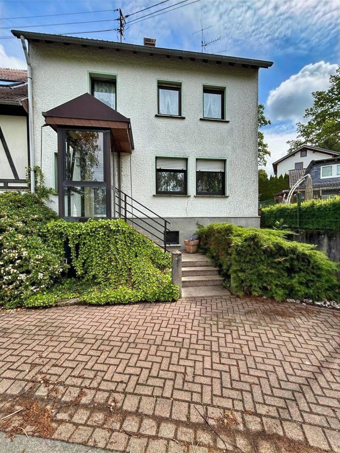 Bis 3 Wohneinheiten oder ein großzügiges Familienhaus – Sie entscheiden!, 56271 Maroth
