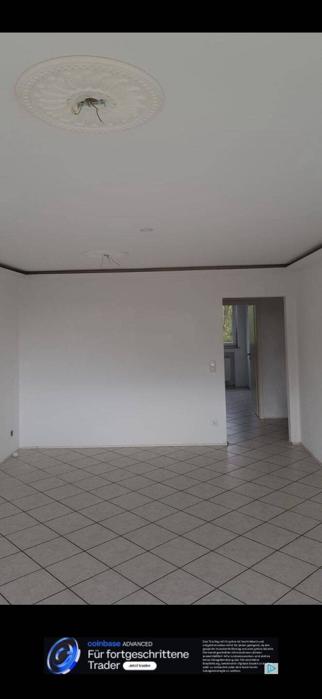 Modernisierte Wohlfühlwohnung mit Balkon, Designbad und lichtdurchfluteten Räumen, 47475 Kamp-Lintfort