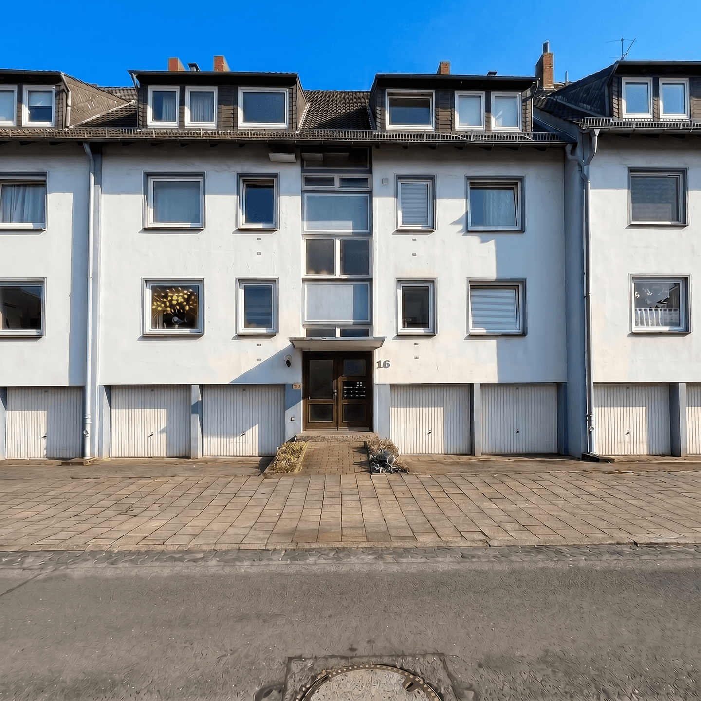 Sanierte 3-Zimmer Wohnung mit Garage und Keller!, 28309 Bremen (Hemelingen Sebaldsbrück)