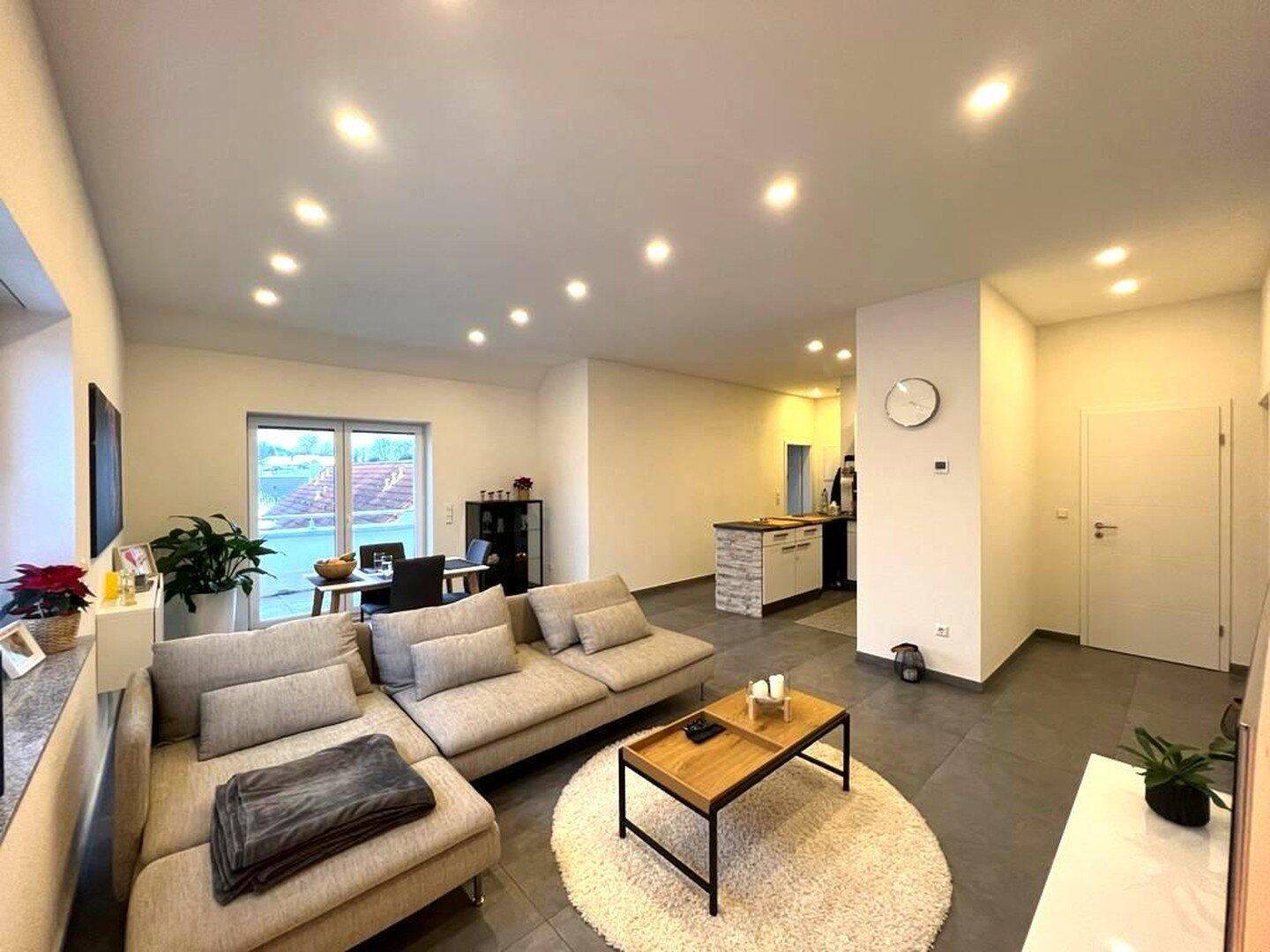 Moderne 3-Zimmer-Wohnung mit Balkon, Einbauküche und Fußbodenheizung, 75038 Oberderdingen