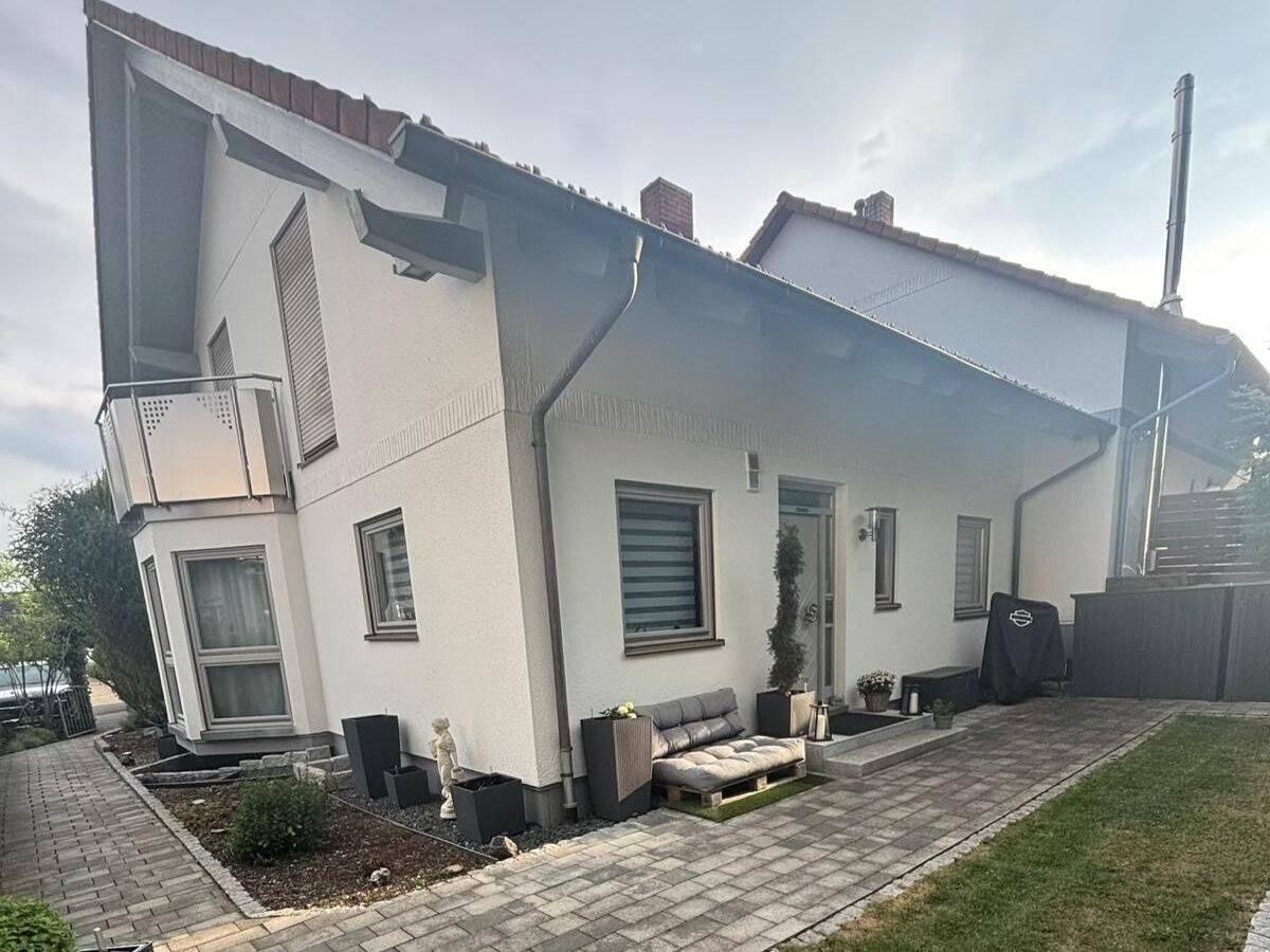 Moderne Doppelhaushälfte mit Garage + EBK in bester Lage, 78073 Bad Dürrheim
