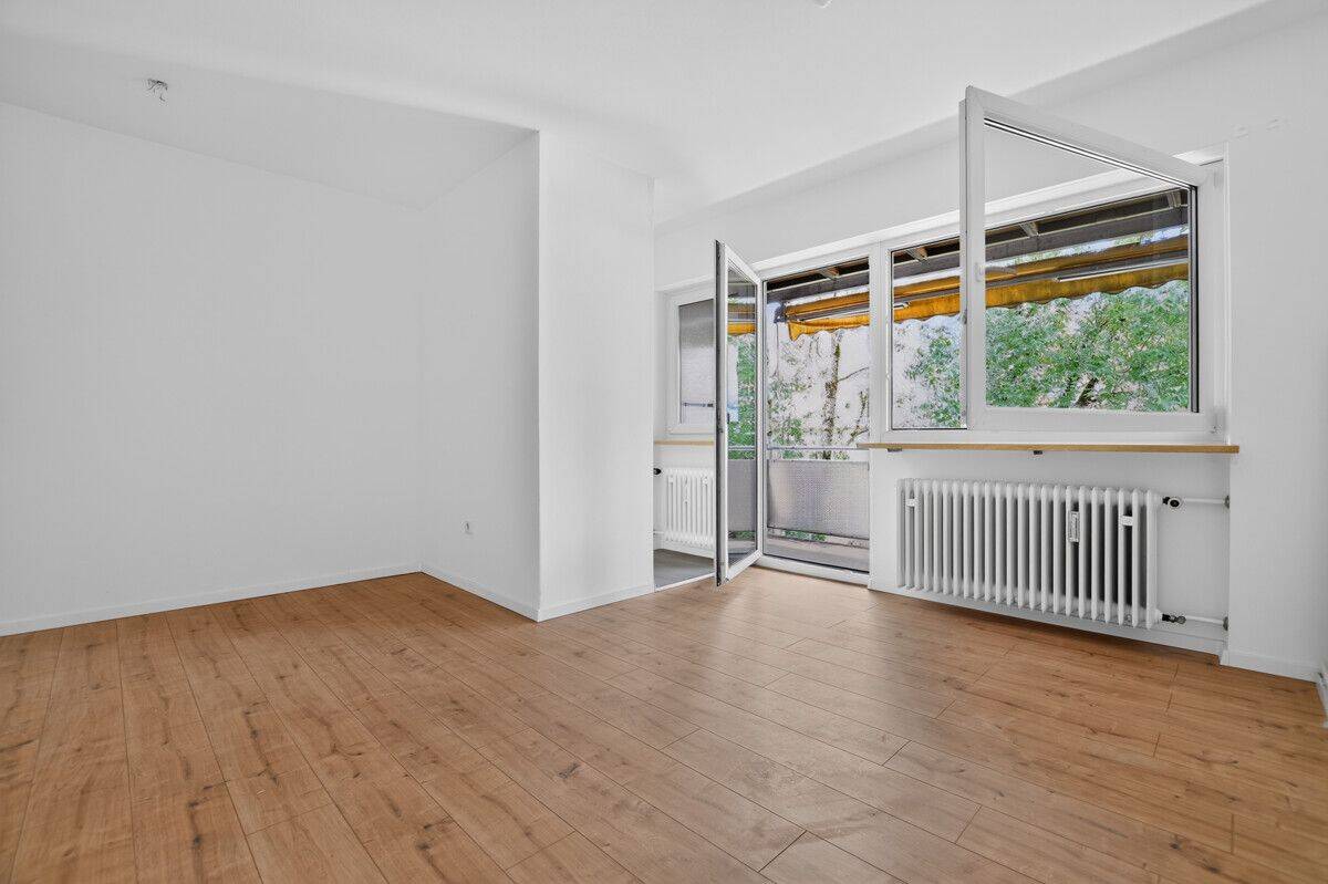 Helles Einzimmerapartment mit Loggia und Blick ins Grüne, 86153 Augsburg (Innenstadt)
