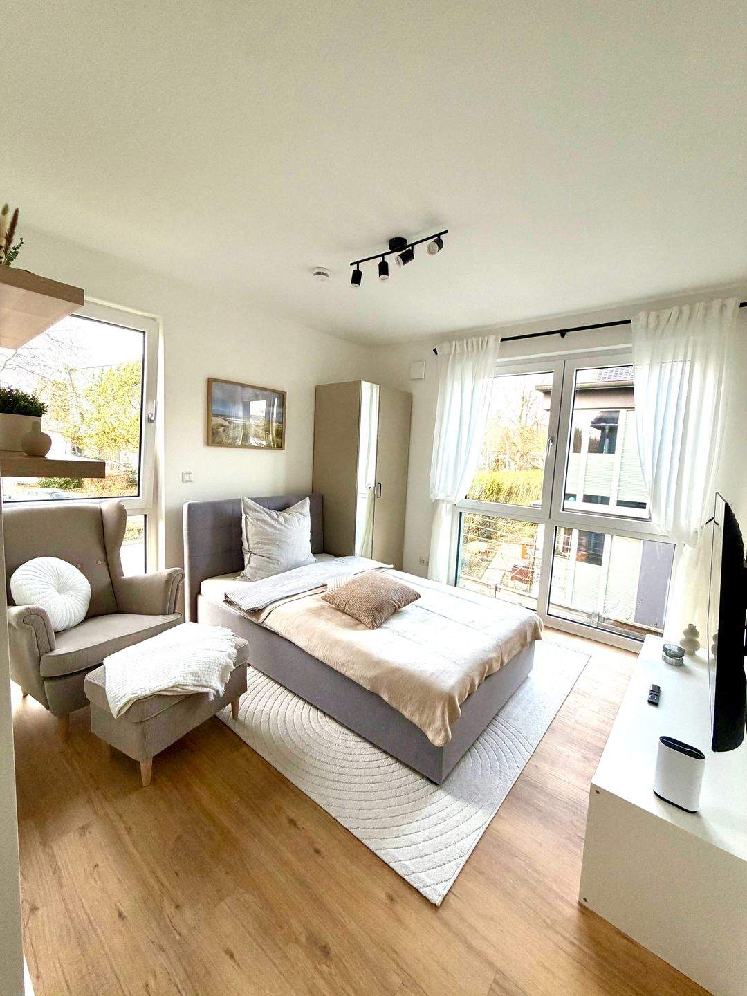 „Rundum-sorglos-Wohnen“ in Hamburg-Lurup: Exklusives Apartment mit All-Inclusive-Miete, 22547 Hamburg (Altona Bahrenfeld Eidelstedt Lurup)