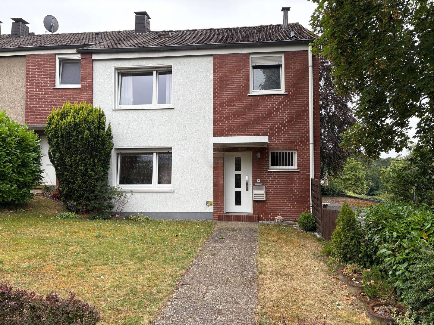 Gepflegtes Reiheneckhaus mit Terrasse und Garten in ruhiger Lage von Dortmund Löttringhausen, 44229 Dortmund