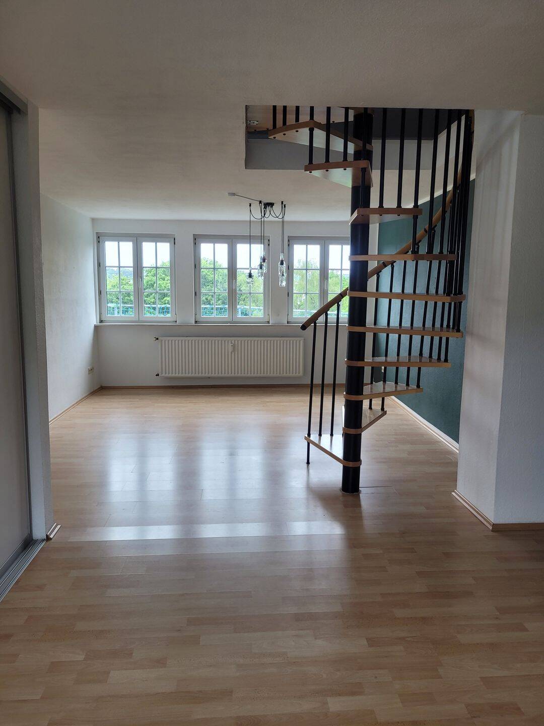 Nette/r Mieter für schöne Wohnung mit traumhaften Ausblick über Wuppertal gesucht, 42289 Wuppertal (Barmen Langerfeld)