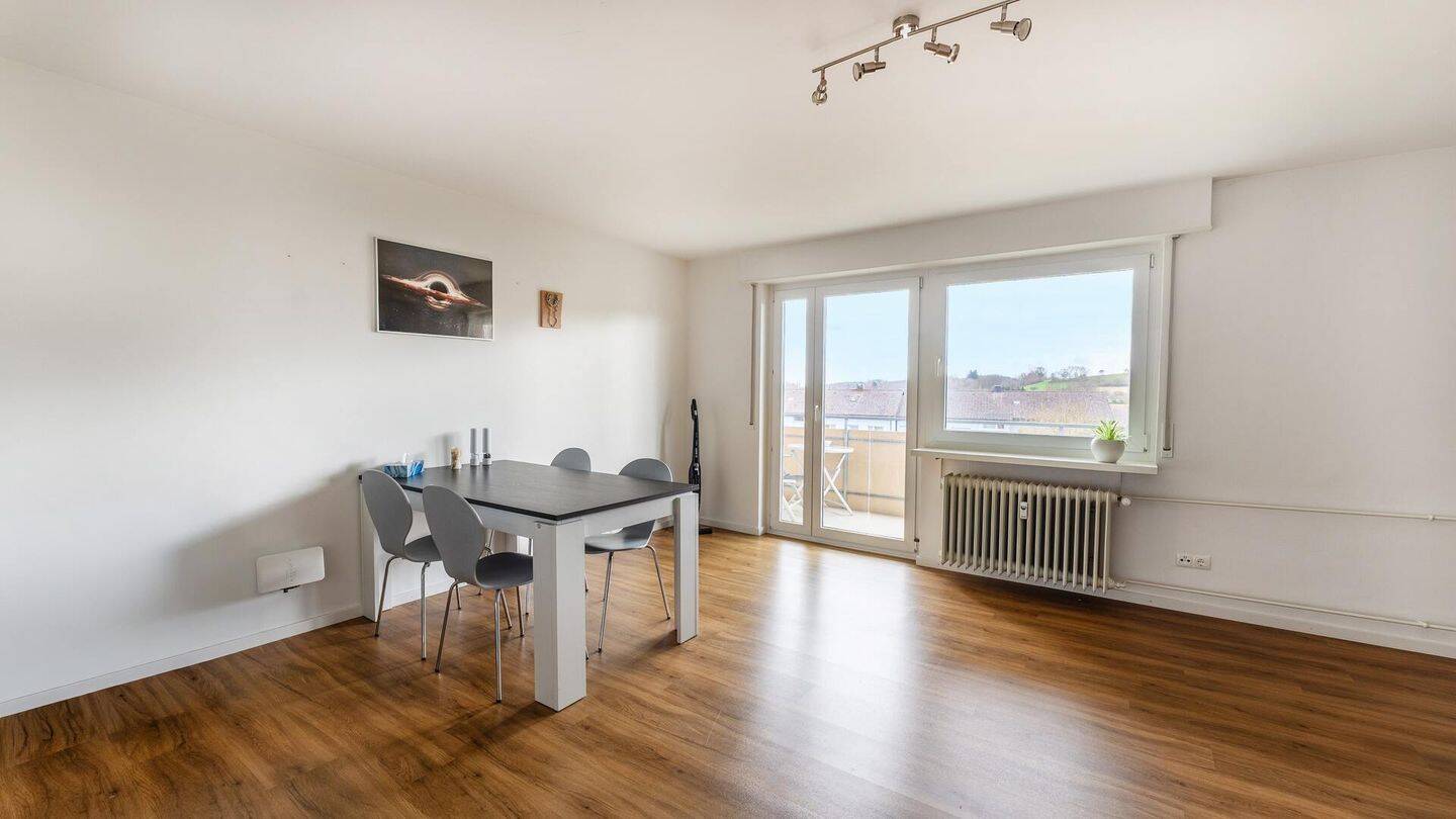 Attraktive 2-Zimmer-Wohnung mit Balkon und Aufzug in Jestetten, 79798 Jestetten