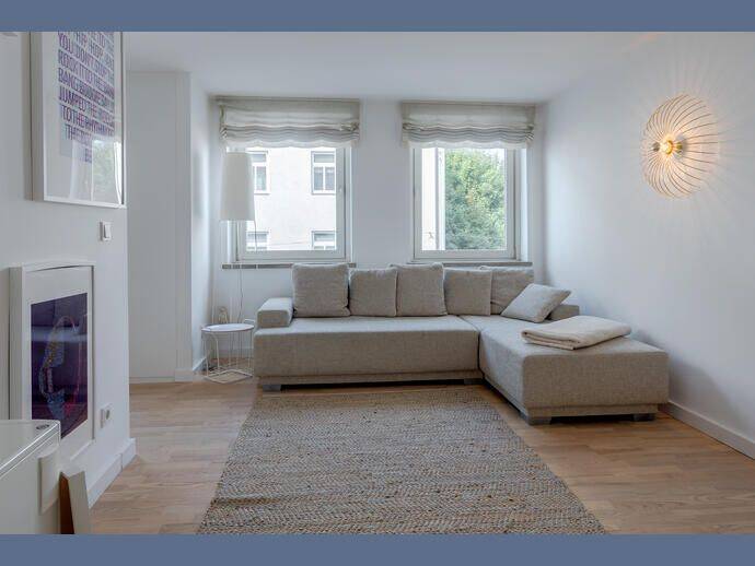 Möbliert: Voll möblierte Balkonwohnung, 80801 München (Schwabing-Freimann Schwabing-West)