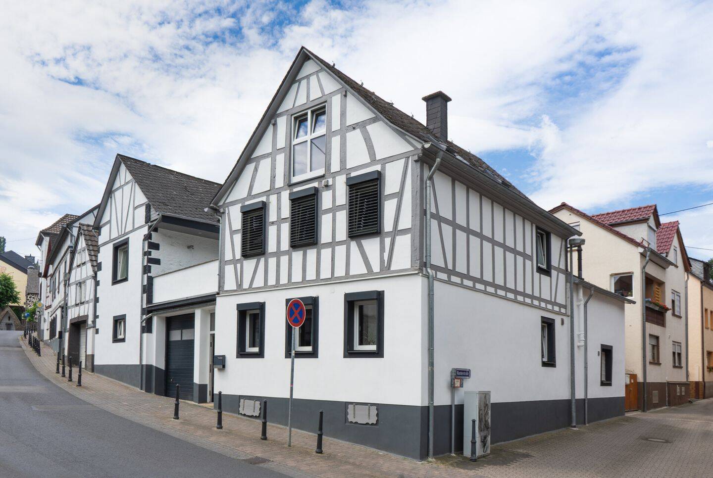 Historischer-kernsanierter Bauernhof -sehr modern gestaltet – für vielfältige Nutzungsmöglichkeiten, 56218 Mülheim-Kärlich