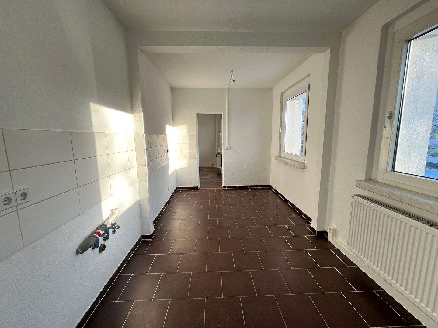 Raum für Komfort: Großzügige Wohnung mit zwei Balkonen und zwei Bädern, 8141 Reinsdorf