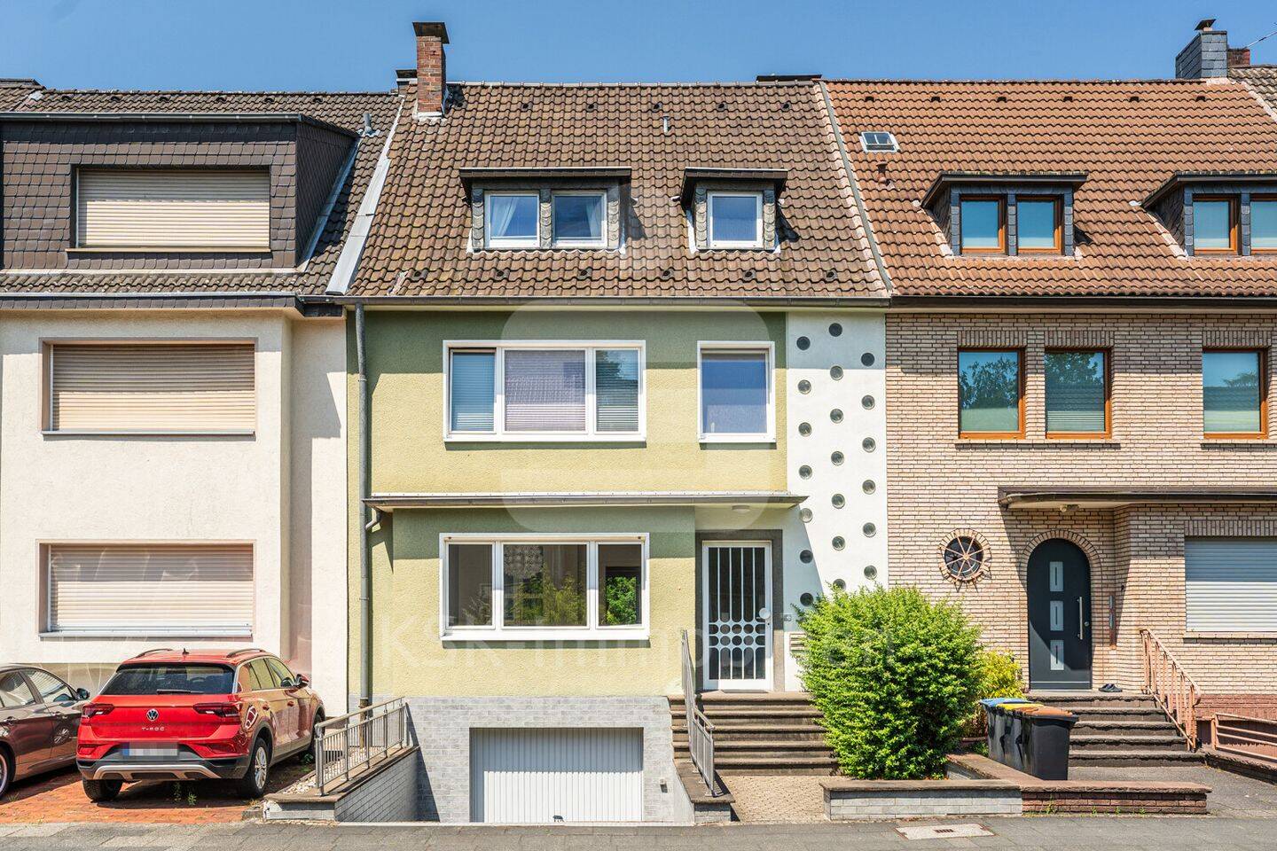 Attraktive Investmentchance in Köln-Dellbrück! Vermietetes Dreifamilienhaus mit Garten., 51067 Köln (Mülheim Buchheim Dellbrück Holweide)