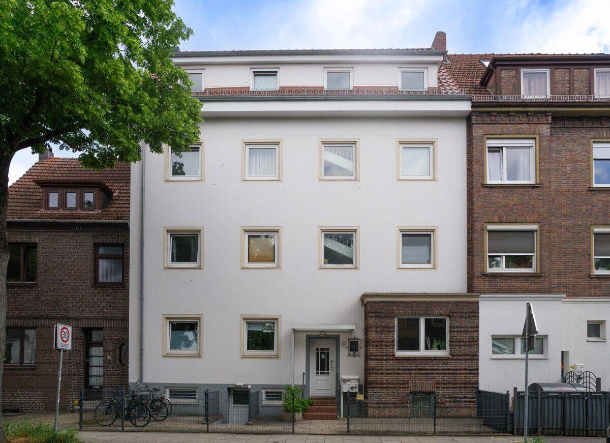 PURNHAGEN-IMMOBILIEN –  Attraktive Eigentumswohnung mit Balkon in zentraler Lage von Bremen-Walle, 28219 Bremen