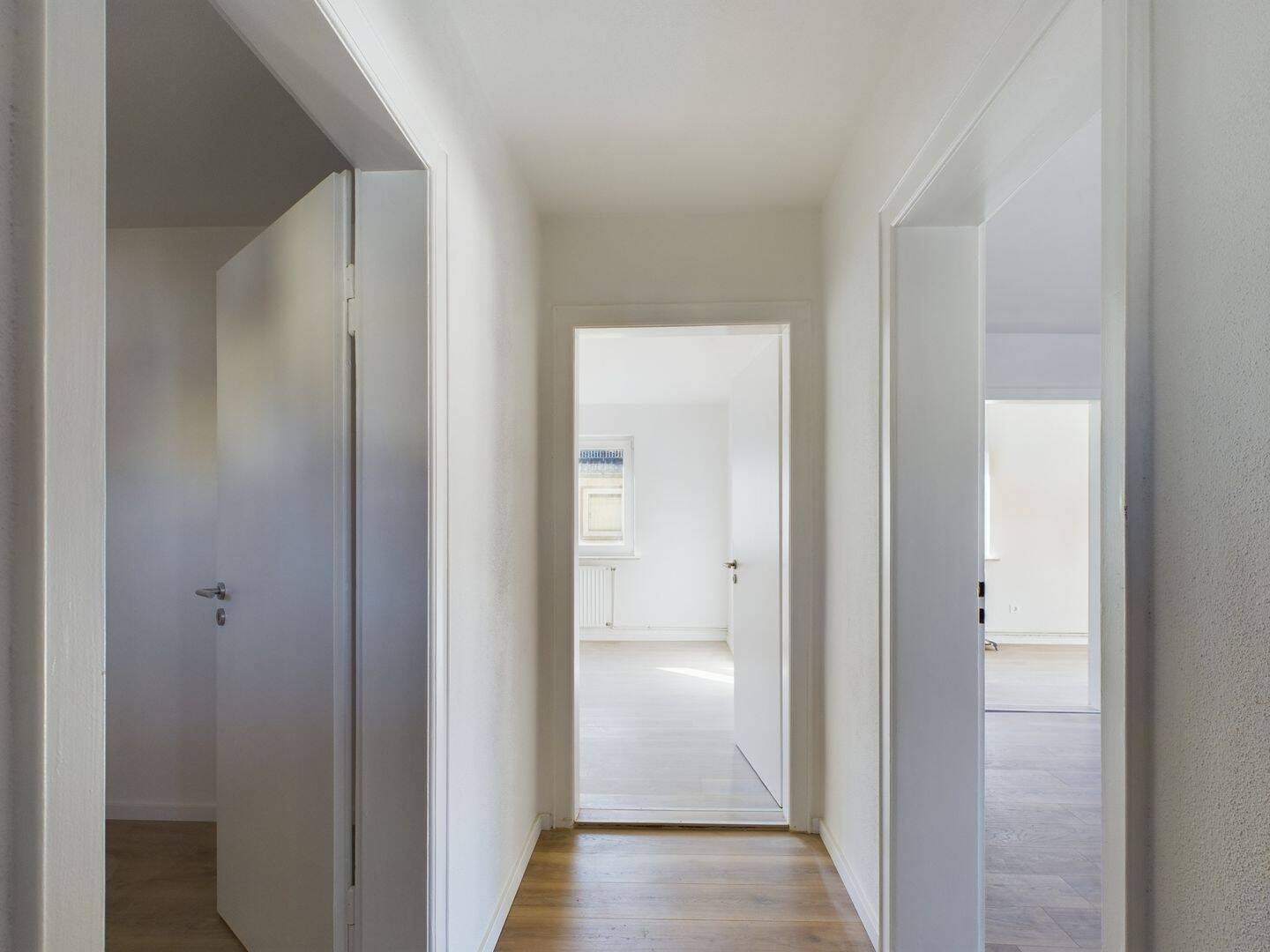 VERMIETUNG: NEU renovierte 2-Zimmer-Wohnung in der Lange Wiesen., 96472 Rödental