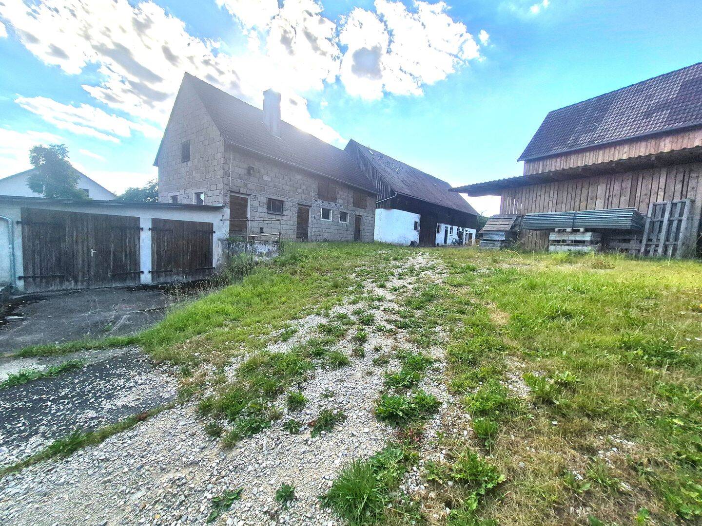 Ehemalige Hofstelle mit vielseitigen Nebengebäuden und Neubaupotenzial, 92278 Illschwang